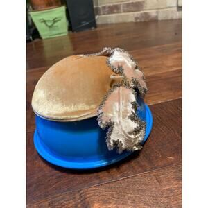 Vintage 1950s Pink Velvet Hat w Bendable Velvet Leaf Accents by Ere Nouvelle